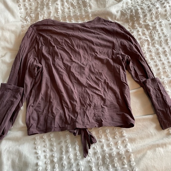 Lulu lemon shirt - Picture 2 of 3